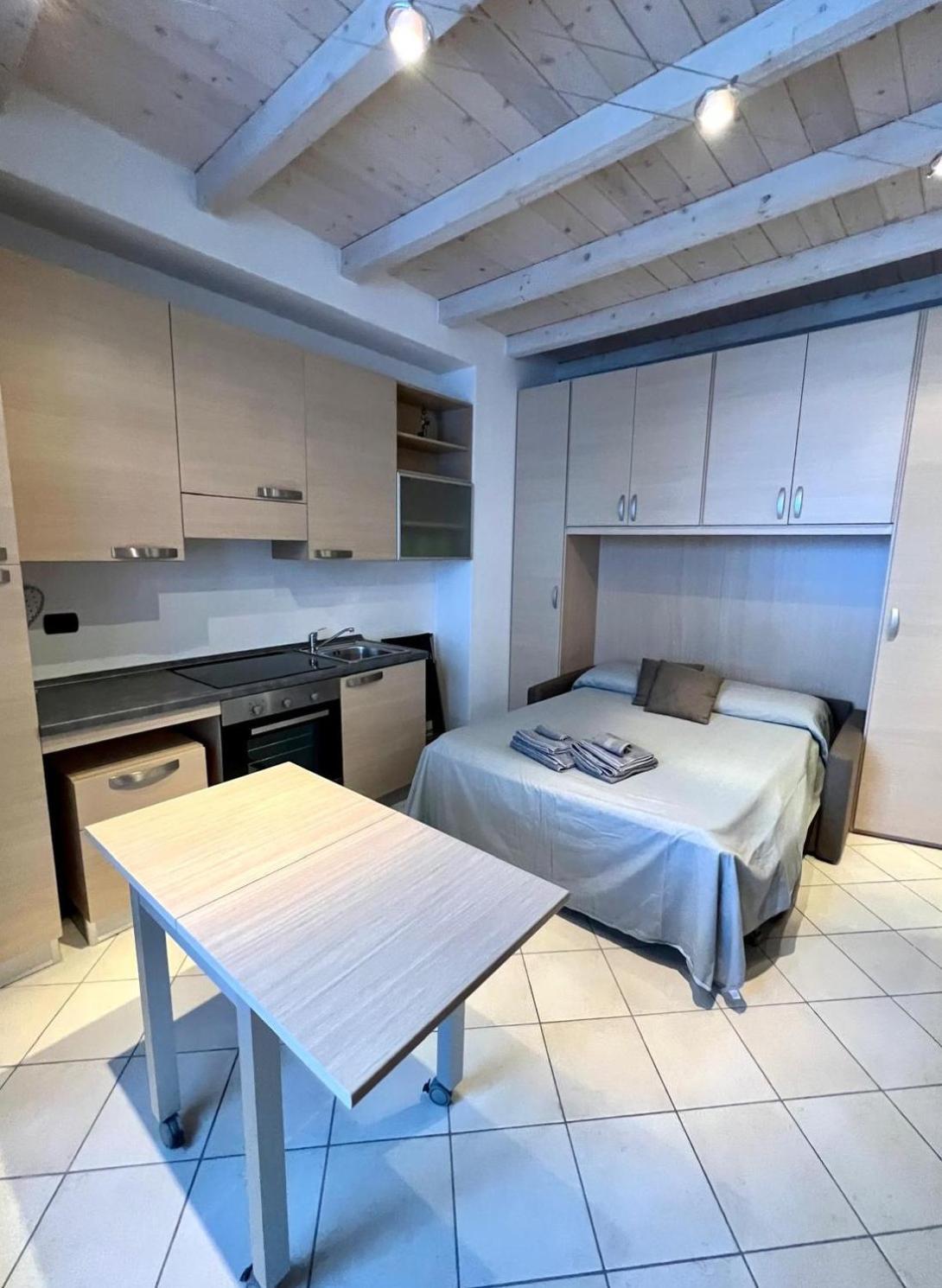 Rossi Lake Couple Oliveto Lario Екстер'єр фото