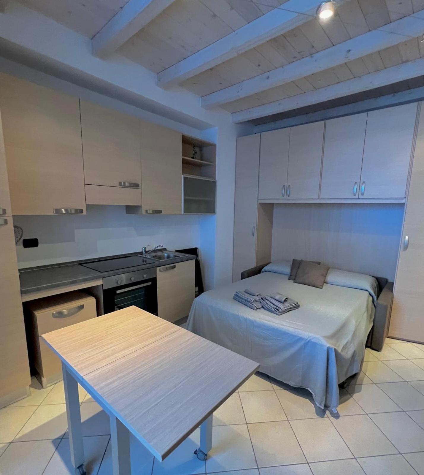 Rossi Lake Couple Oliveto Lario Екстер'єр фото